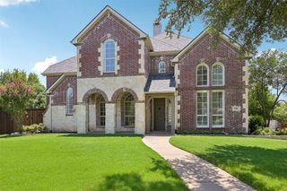 1045 Sir Lancelot Circle, Lewisville, TX 75056