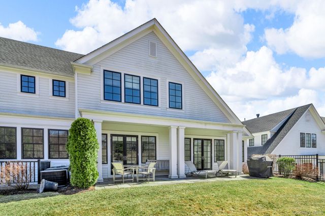 15 Honeysuckle Lane, Rye Brook, NY 10573