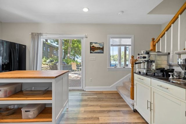 17 Woodbine Rd, Weymouth, MA 02189