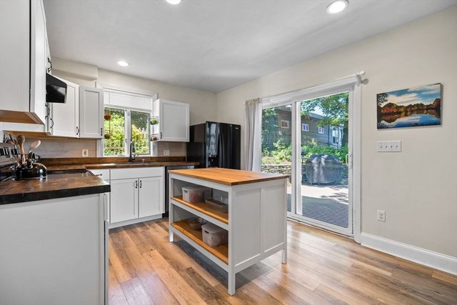 17 Woodbine Rd, Weymouth, MA 02189
