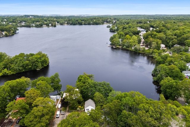 17 Woodbine Rd, Weymouth, MA 02189