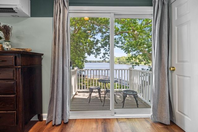 17 Woodbine Rd, Weymouth, MA 02189