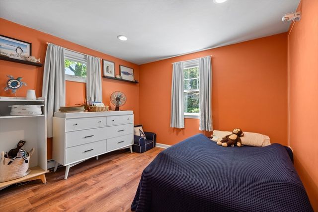 17 Woodbine Rd, Weymouth, MA 02189