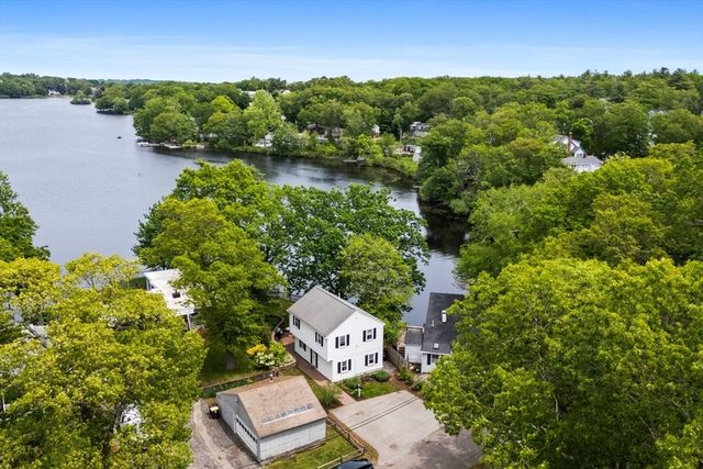 17 Woodbine Rd, Weymouth, MA 02189