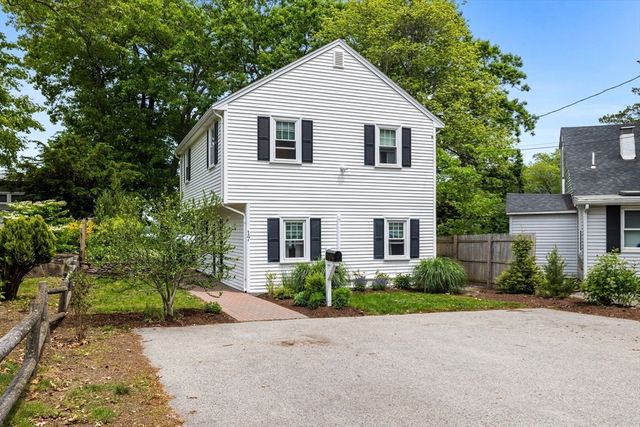 17 Woodbine Rd, Weymouth, MA 02189