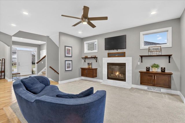 673 Prairie Grass Road, Oregon, WI 53575