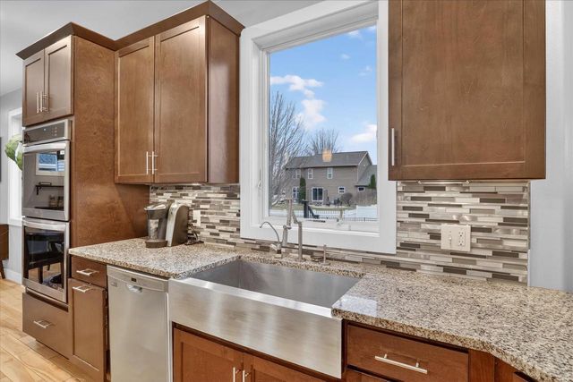 673 Prairie Grass Road, Oregon, WI 53575