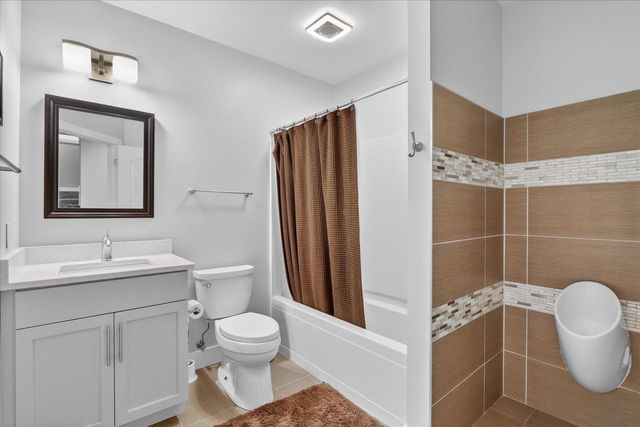 673 Prairie Grass Road, Oregon, WI 53575