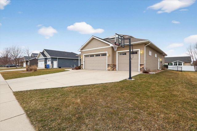 673 Prairie Grass Road, Oregon, WI 53575