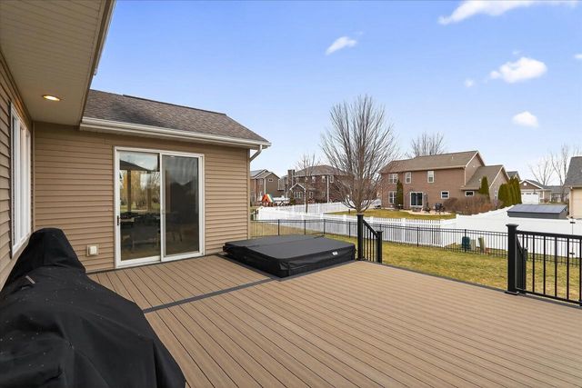 673 Prairie Grass Road, Oregon, WI 53575