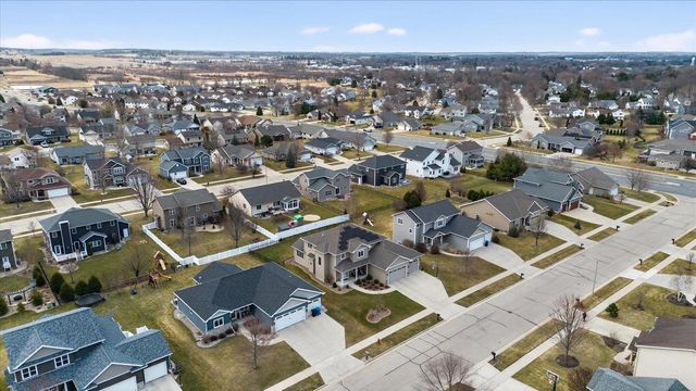 673 Prairie Grass Road, Oregon, WI 53575