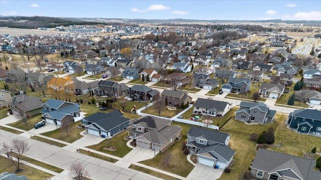 673 Prairie Grass Road, Oregon, WI 53575