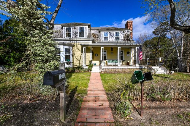 1331 Main Street, Cotuit, MA 02635