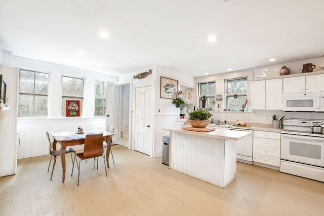 1331 Main Street, Cotuit, MA 02635