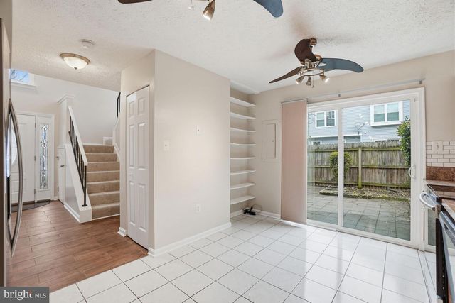 6112-B HOSKINS HOLLOW CIR, Centreville, VA 20121