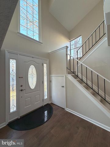 6112-B HOSKINS HOLLOW CIR, Centreville, VA 20121