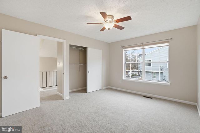 6112-B HOSKINS HOLLOW CIR, Centreville, VA 20121