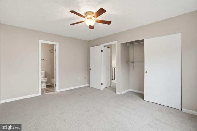 6112-B HOSKINS HOLLOW CIR, Centreville, VA 20121