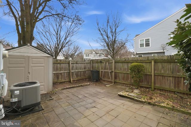 6112-B HOSKINS HOLLOW CIR, Centreville, VA 20121