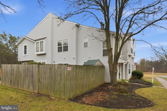 6112-B HOSKINS HOLLOW CIR, Centreville, VA 20121