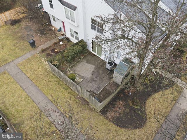 6112-B HOSKINS HOLLOW CIR, Centreville, VA 20121