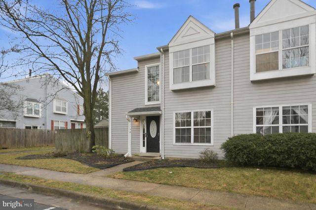 6112-B HOSKINS HOLLOW CIR, Centreville, VA 20121