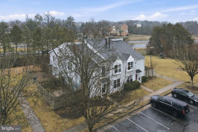 6112-B HOSKINS HOLLOW CIR, Centreville, VA 20121