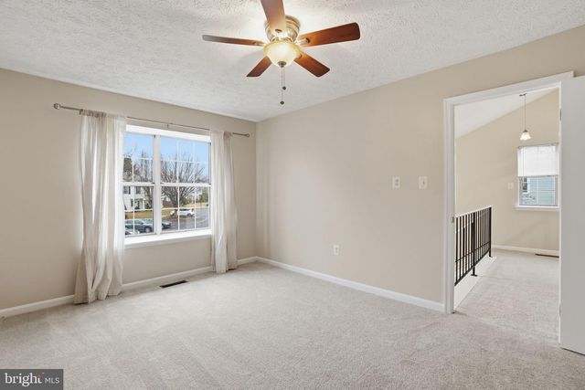 6112-B HOSKINS HOLLOW CIR, Centreville, VA 20121