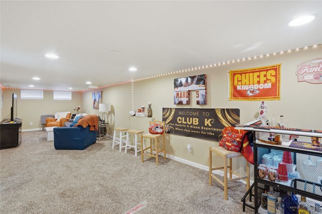732 10th Street, West Des Moines, IA 50265