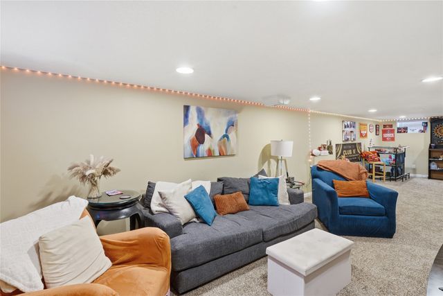 732 10th Street, West Des Moines, IA 50265