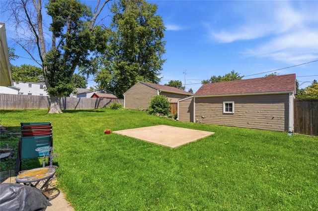 732 10th Street, West Des Moines, IA 50265