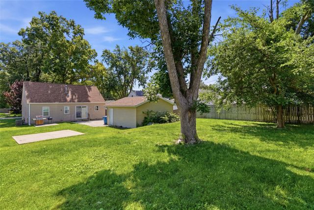 732 10th Street, West Des Moines, IA 50265