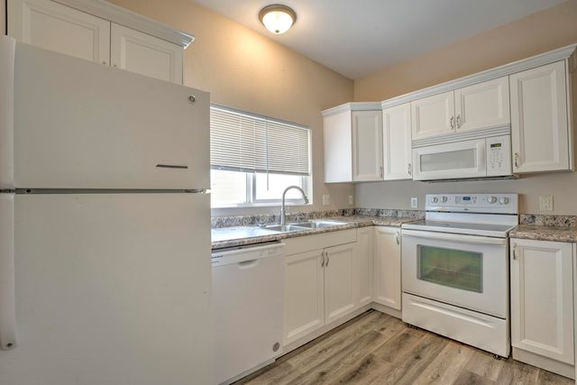 820 7th Ave. NW, Minot, ND 58703