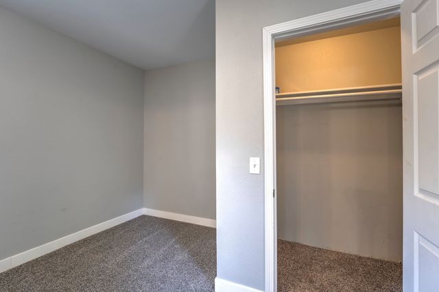 820 7th Ave. NW, Minot, ND 58703