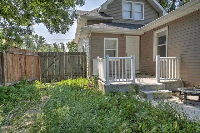 820 7th Ave. NW, Minot, ND 58703