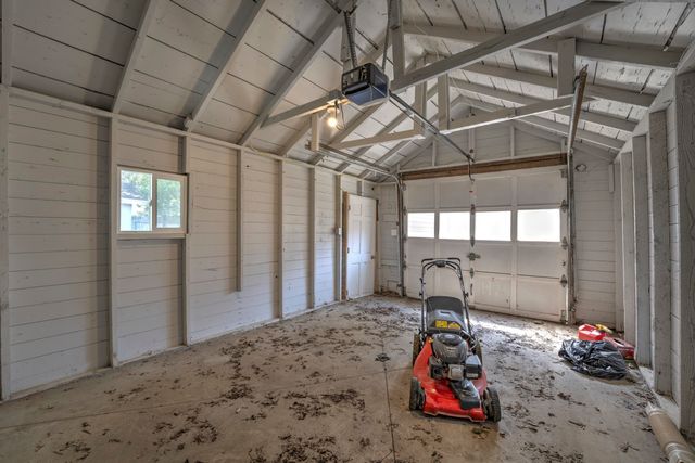 820 7th Ave. NW, Minot, ND 58703