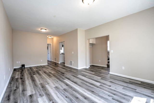 820 7th Ave. NW, Minot, ND 58703