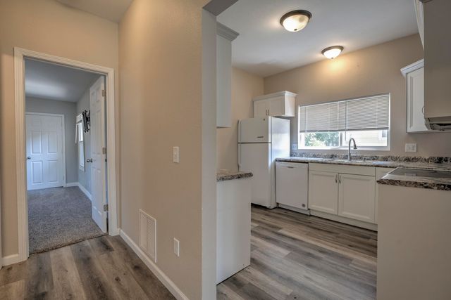 820 7th Ave. NW, Minot, ND 58703