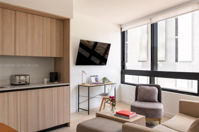 225 N Miami Ave 202, Miami, FL 33128