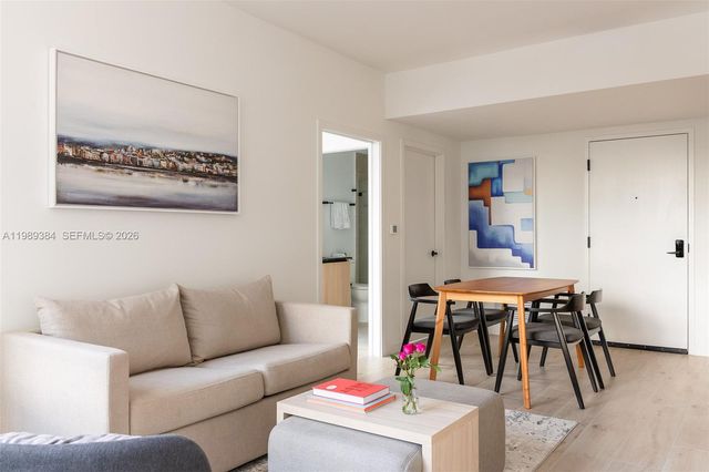 225 N Miami Ave 202, Miami, FL 33128