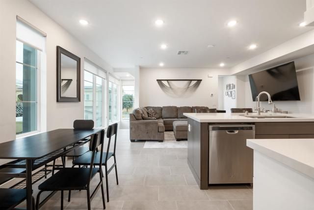 522 S Cleveland Street 7, Oceanside, CA 92054