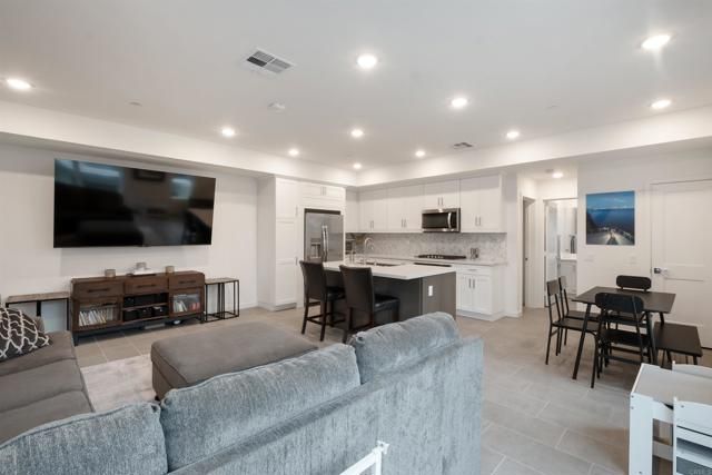 522 S Cleveland Street 7, Oceanside, CA 92054