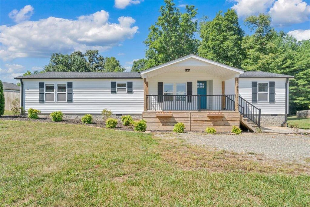 2748 Taylors RD, Boones Mill, VA 24065