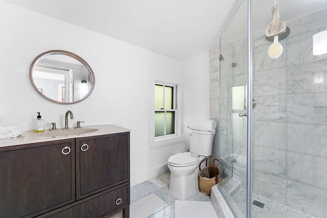 29 Cottage St, Wellesley, MA 02482