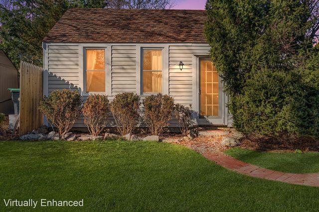 29 Cottage St, Wellesley, MA 02482