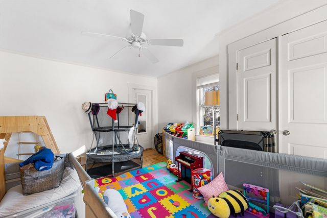 29 Cottage St, Wellesley, MA 02482