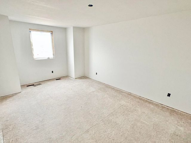 7106 Kettle Dale Avenue SE, Alto, MI 49302