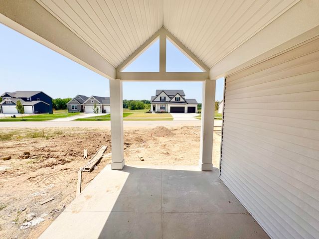 7106 Kettle Dale Avenue SE, Alto, MI 49302