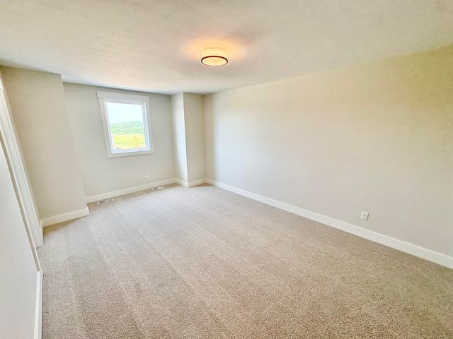 7106 Kettle Dale Avenue SE, Alto, MI 49302