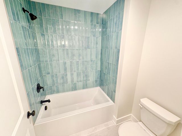 7106 Kettle Dale Avenue SE, Alto, MI 49302